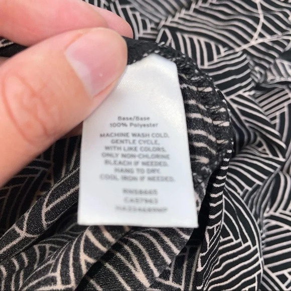 NEW Halogen Leaf Geo Print Tiered Black Light Pink Romper Size SP - Picture 10 of 10